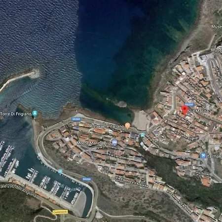 Ai Piedi Del Castello Di *